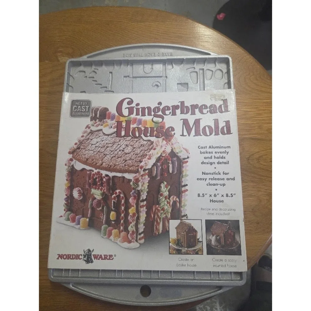 Nordic Ware‎ Gingerbread House Mold Cast Aluminum Nonstick Baking Pan 8.5x6x8.5